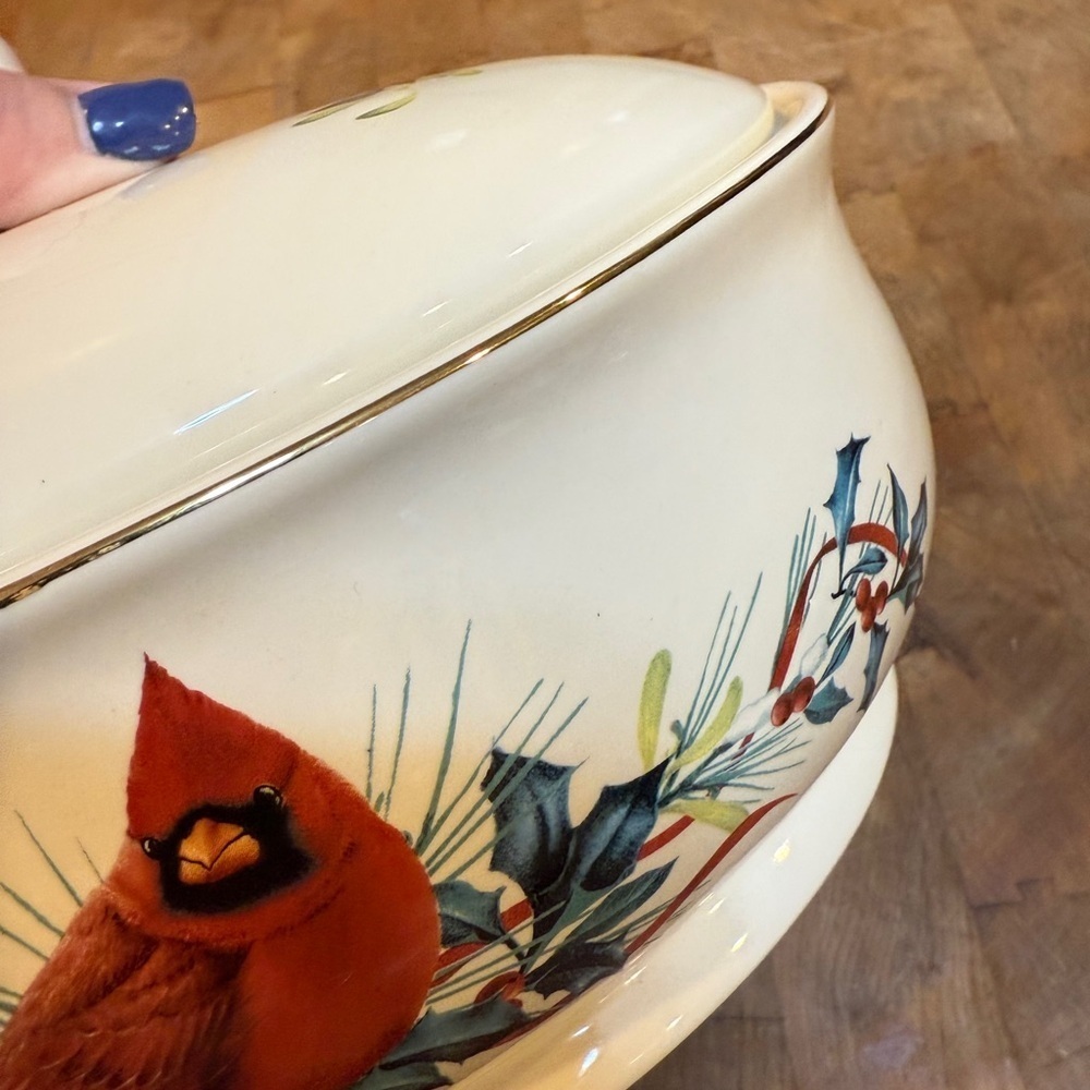 Lenox Winter Greetings Cream and Red Cardinal Covered Dish Christmas Dish - Picture 13 of 16